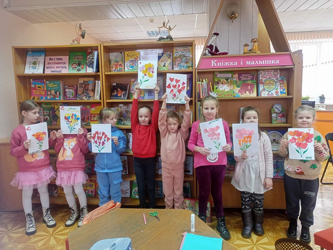 Громкие чтения в детском отделе