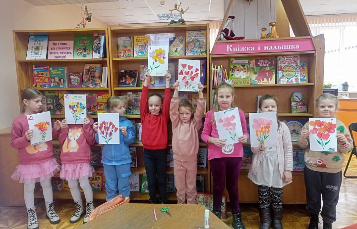 Громкие чтения в детском отделе