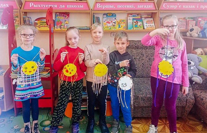 Громкие чтения в детском отделе