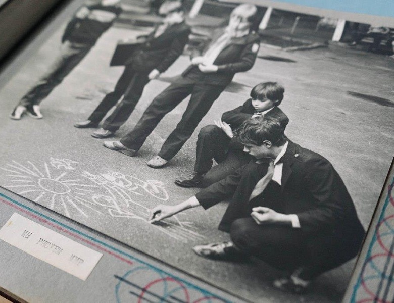 «Страна Пионерия»: книжно-иллюстративная выставка