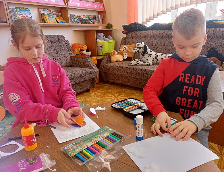 Громкие чтения ко Дню защитника Отечества в детском отделе 