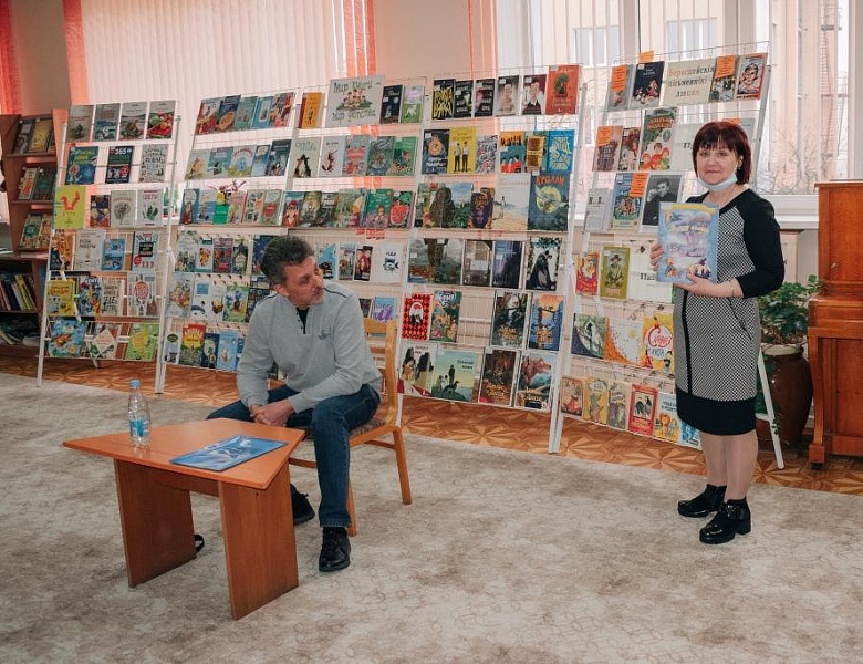 Встреча с писателем М. В. Туруновским