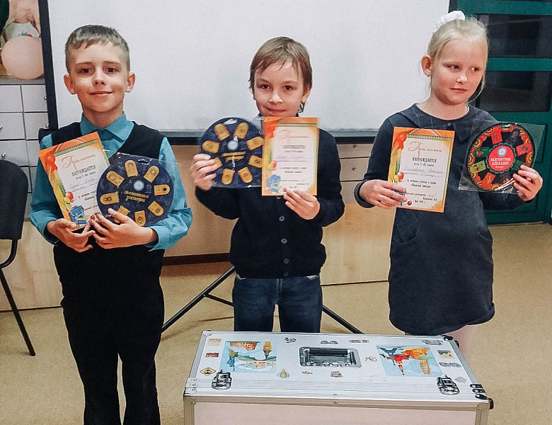 Закрытие проекта «Библиотека в чемодане» в СШ № 1