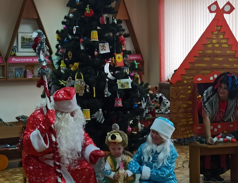 «Праздник ёлки и зимы» в ШМВ