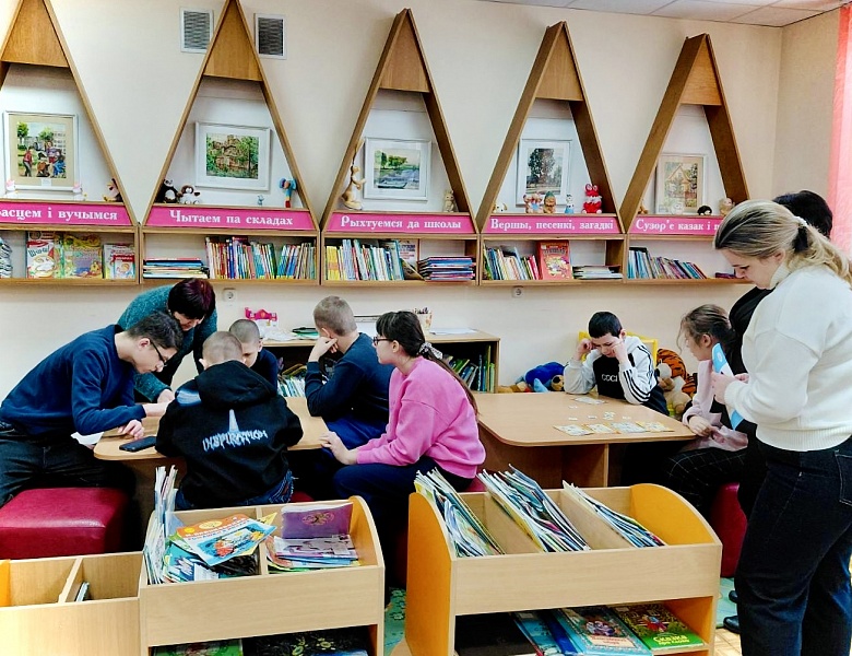 «Что за чудо эти сказки!»: встреча в книжном театре «Спасательный круг»