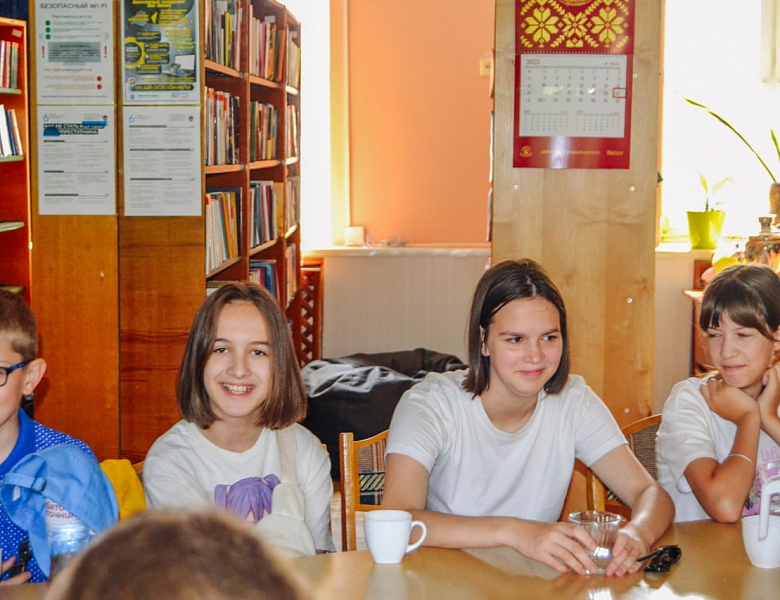 «Детектив идёт по следу»: июльская встреча в клубе для читающих подростков «КЛЮЧ»