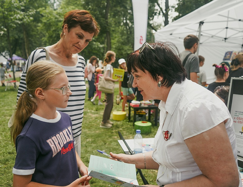 «Книжный клуб» на семейном празднике «Лучи добра» от компании BREMOR