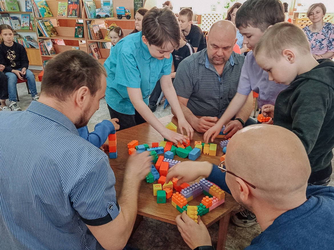 «С книгой дружим всей семьёй»