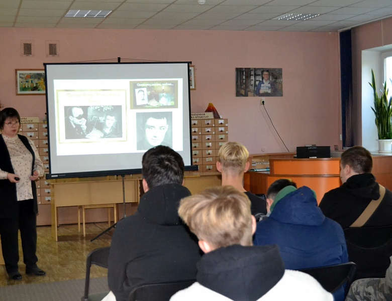 Поэзия веры, мужества и любви: к 100-летию Эдуарда Асадова