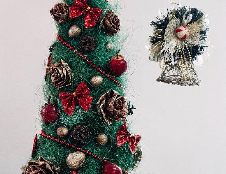 Выставка новогодних ёлок