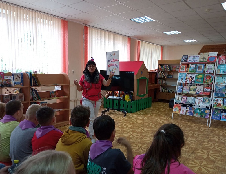 Литературный праздник «Детство —это мы»:  к Международному дню защиты детей