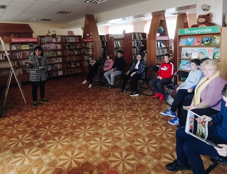 «Спасательный круг»: встреча в книжном театре