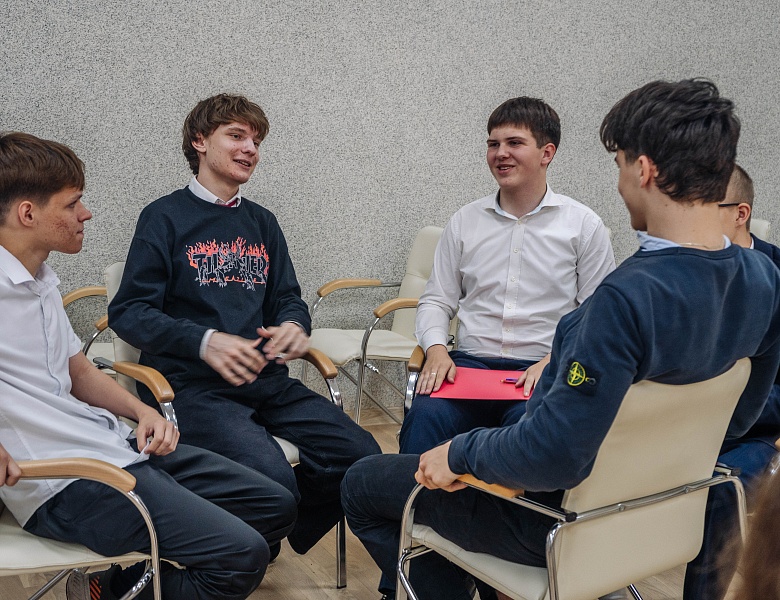 Цикл встреч ко Дню Победы и 80-летию освобождению Беларуси от немецко-фашистских захватчиков