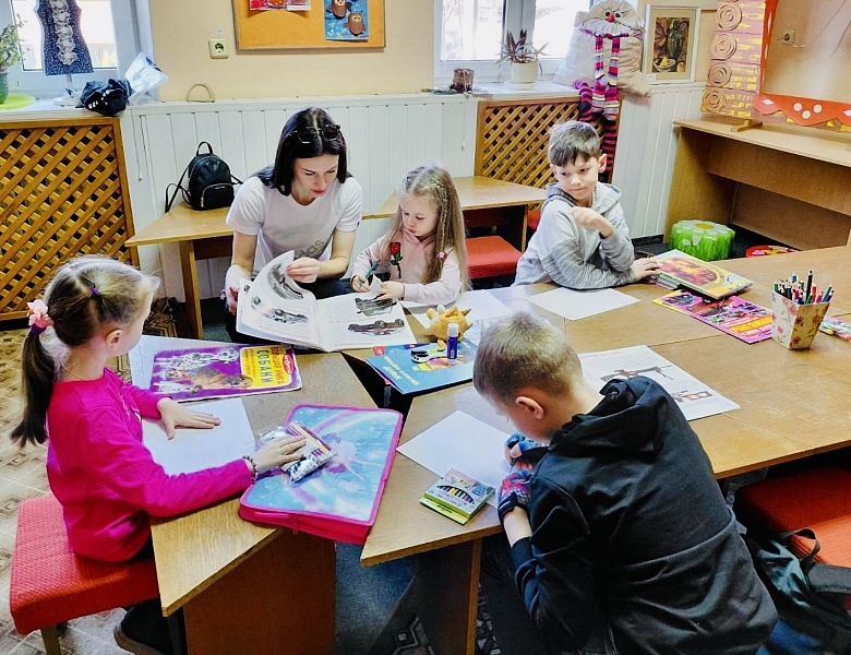 Знают книги обо всём на свете: увлекательный урок в Школе Маленьких Волшебников