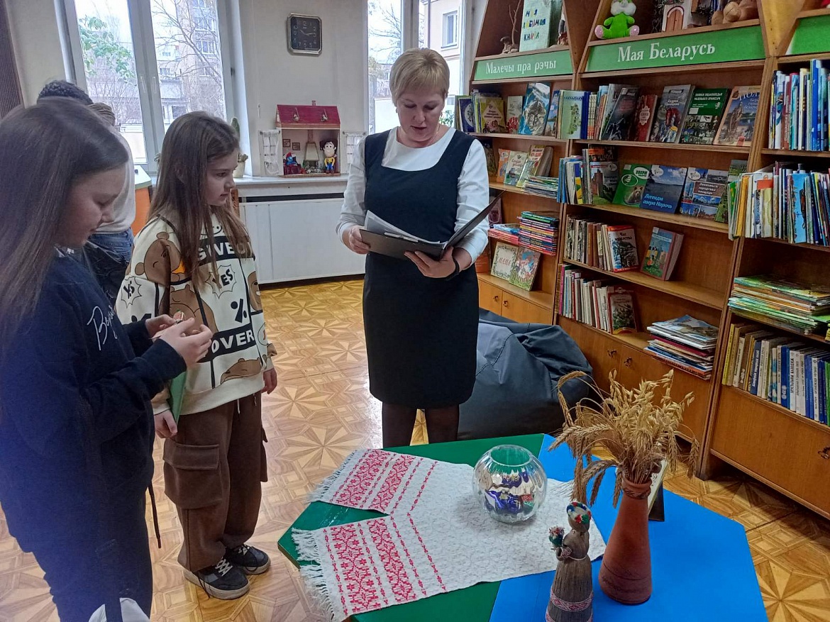 Акцыя «Кніжнае канфеці»