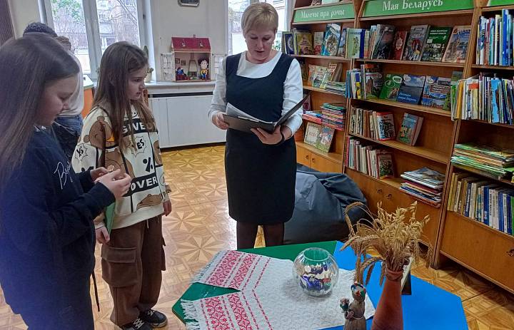 Акцыя «Кніжнае канфеці»