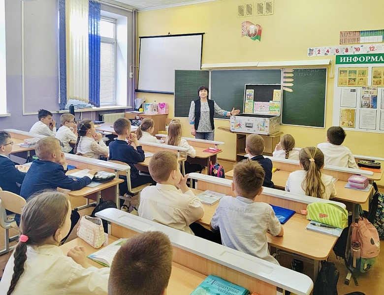 Путешествие проекта «Библиотеки в чемодане» продолжается: подведение итогов в ГУО «Средняя школа № 13 г. Бреста имени В.И. Хована»