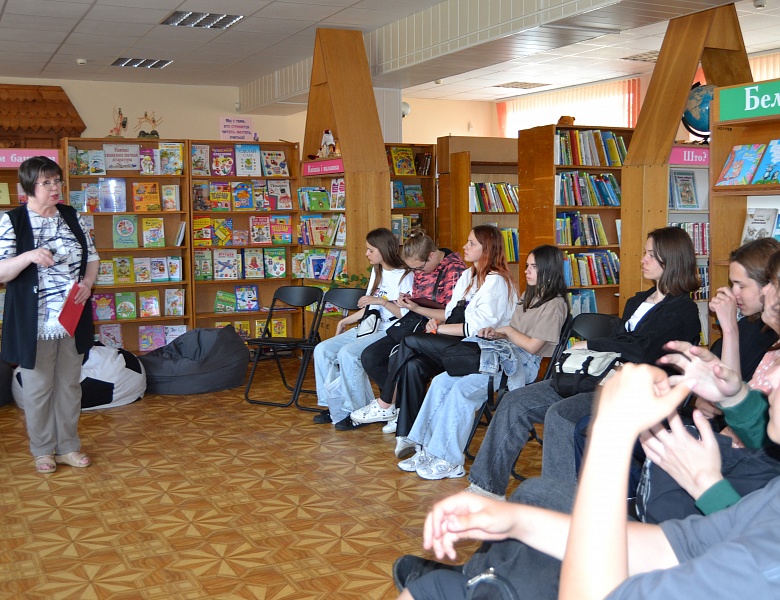 Познавательный час «Помним их имена»