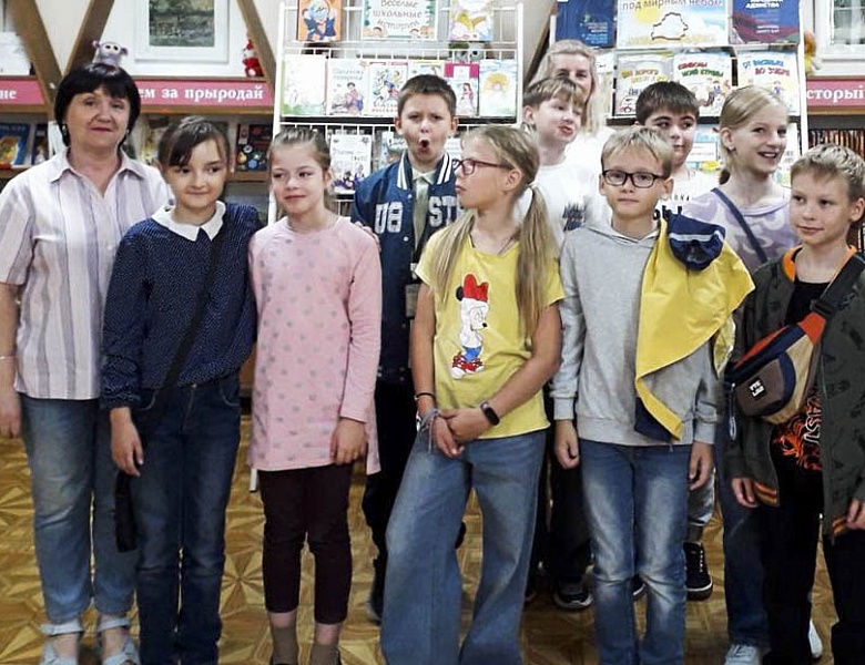 В единстве народа — сила страны. Патриотический час в детском отделе