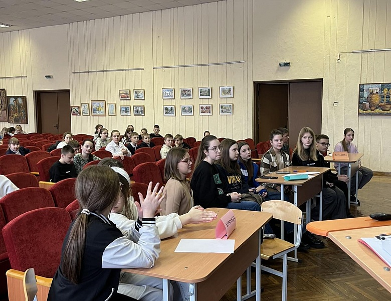 Литературная игра «Поэзия — музыка слов»