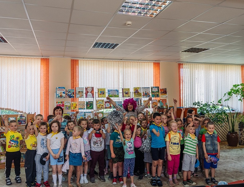 «Пусть детство звонкое смеётся!»: литературный праздник к Международному дню защиты детей