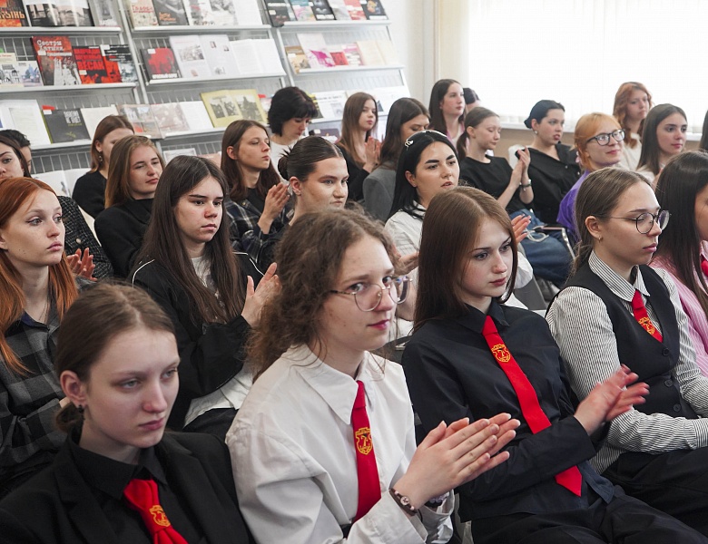 Сустрэча з прадстаўнікамі часопіса «Бярозка»