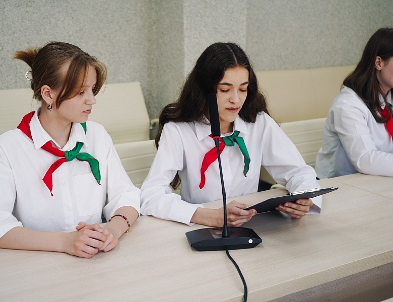 Видеомост с Ленинградской областной библиотекой и библиотеками Ленинградской области, посвящённый 80-летию Победы 