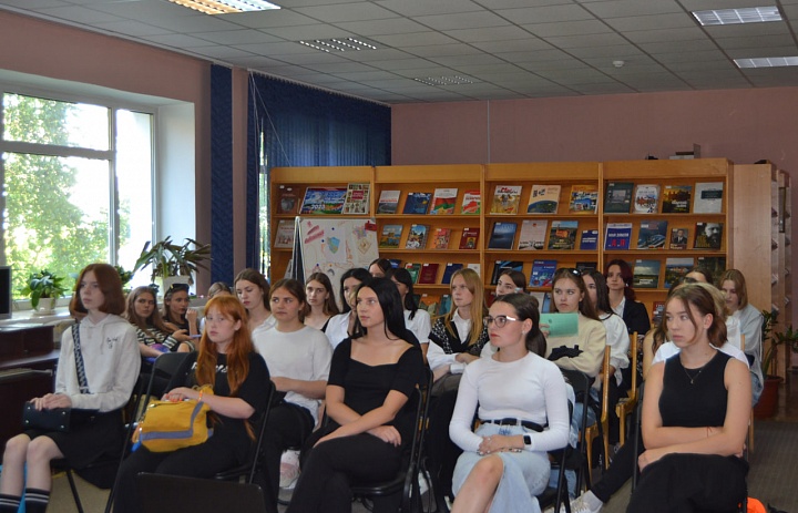Познавательный час  «Помним их имена: выдающиеся люди Беларуси»