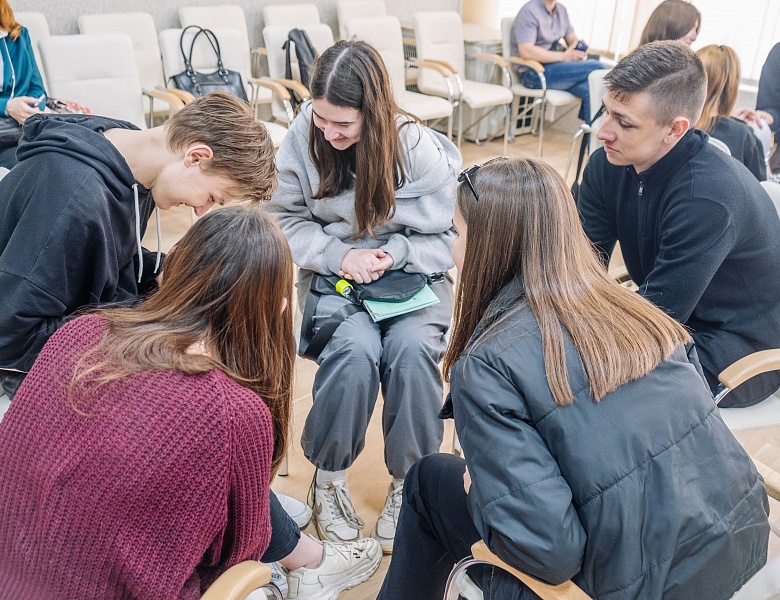 Цикл встреч ко Дню Победы и 80-летию освобождению Беларуси от немецко-фашистских захватчиков