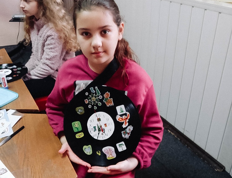 Новогодние часики: занятие в Школе маленьких волшебников