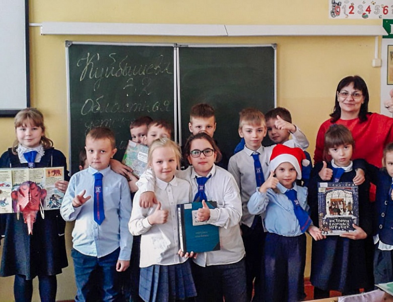 Час интересных сообщений «Сказки ёлочных игрушек»