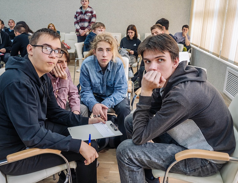 Цикл встреч ко Дню Победы и 80-летию освобождению Беларуси от немецко-фашистских захватчиков