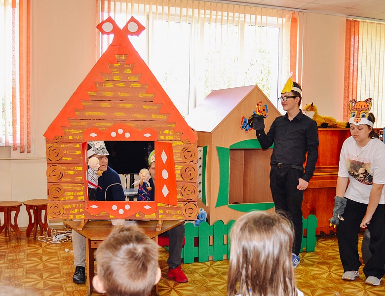 Книжный театр «Спасательный круг»