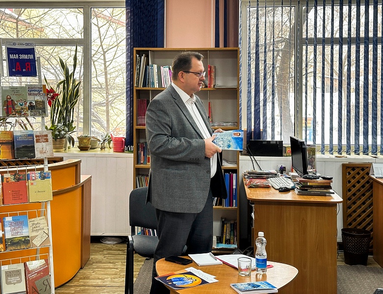 Сустрэча з паэтам Васілём Барысюком да Міжнароднага дня роднай мовы