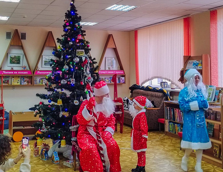 Новогодний утренник в Школе маленьких волшебников