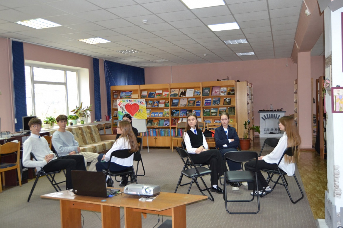 Познавательный час «Подвигу жить в веках»