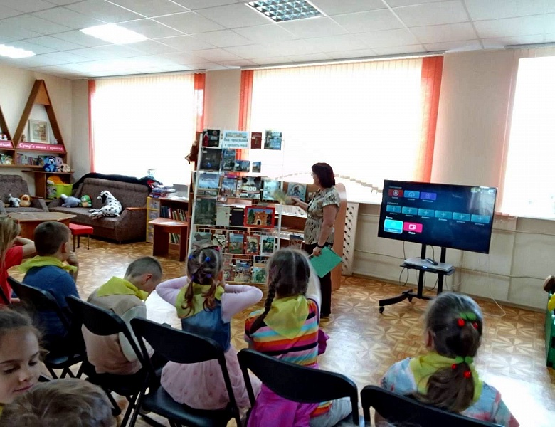 Часы истории «Я иду по городу, по знакомой улице»,  «Брест, откуда имя твоё?»