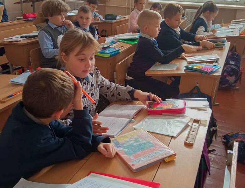 Познавательный урок «Мама, мамочка, мамуля»