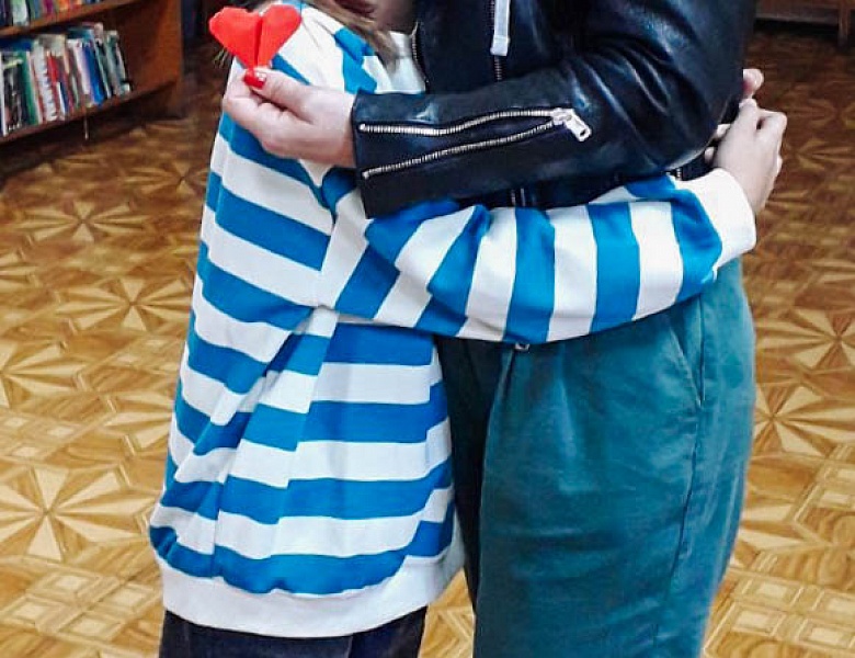 Подарю сердечко маме!