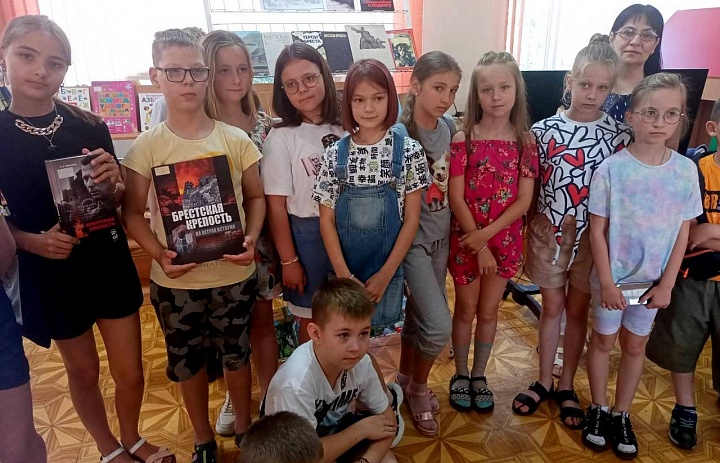 Урок мужества «Как это было?» и час памяти «Дети войны»  в детском отделе