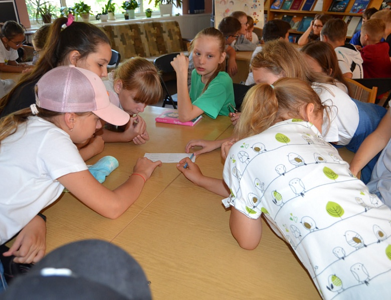 Гульня «Сваімі словамі»