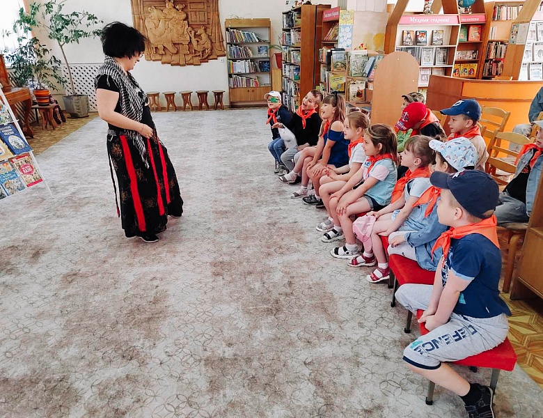 Ребятишки в гости к книжкам!