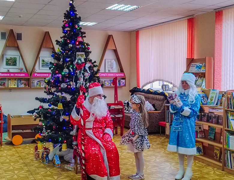 Новогодний утренник в Школе маленьких волшебников
