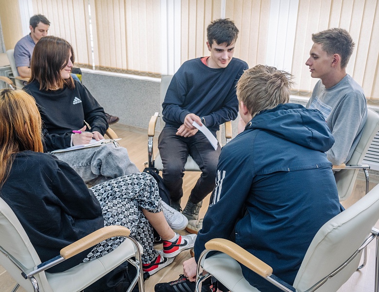 Цикл встреч ко Дню Победы и 80-летию освобождению Беларуси от немецко-фашистских захватчиков