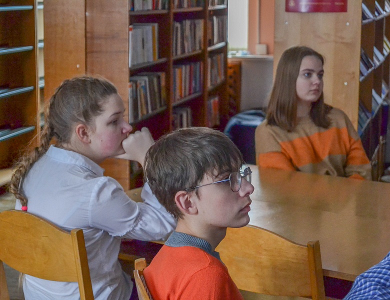 «Знай прошлое — твори настоящее»