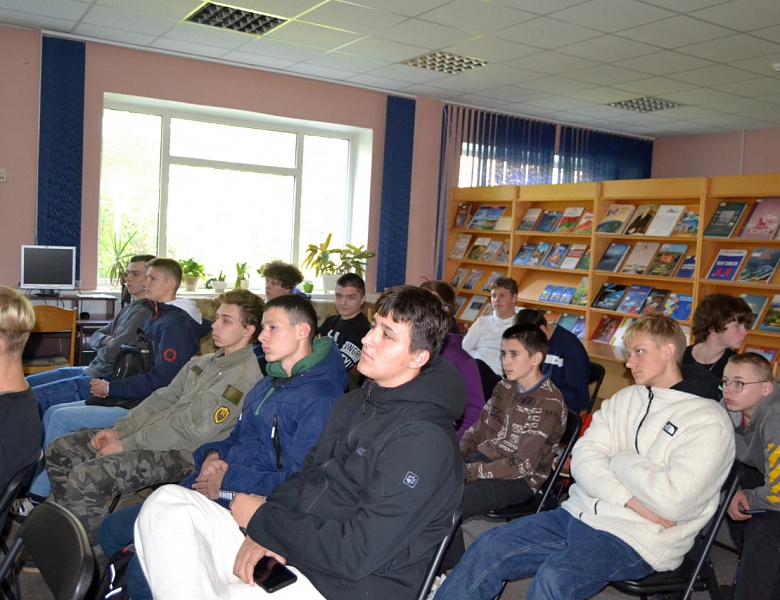 Поэзия веры, мужества и любви: к 100-летию Эдуарда Асадова