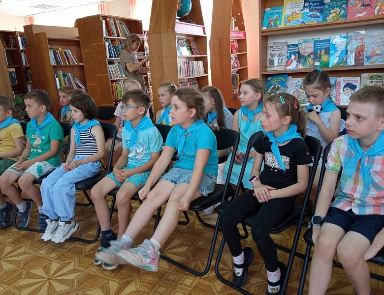 Урок мужества «Как это было?» и час памяти «Дети войны»  в детском отделе