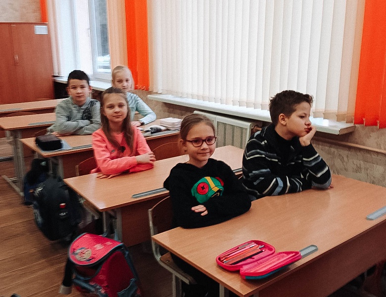 Библиотека в чемодане в СШ № 9