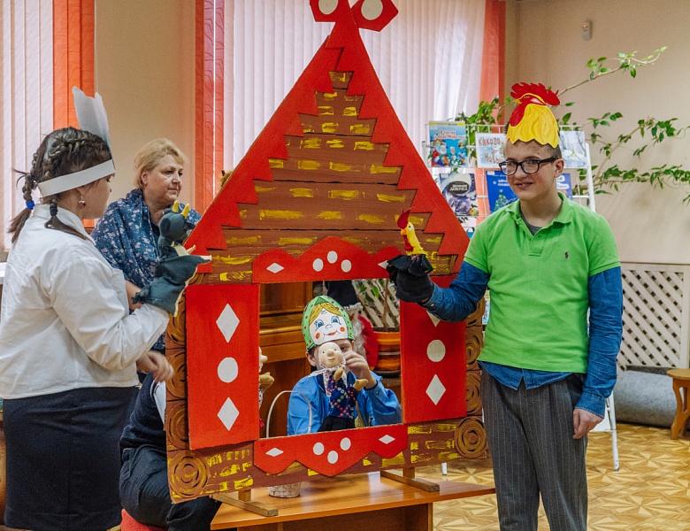 Книжный театр «Спасательный круг»