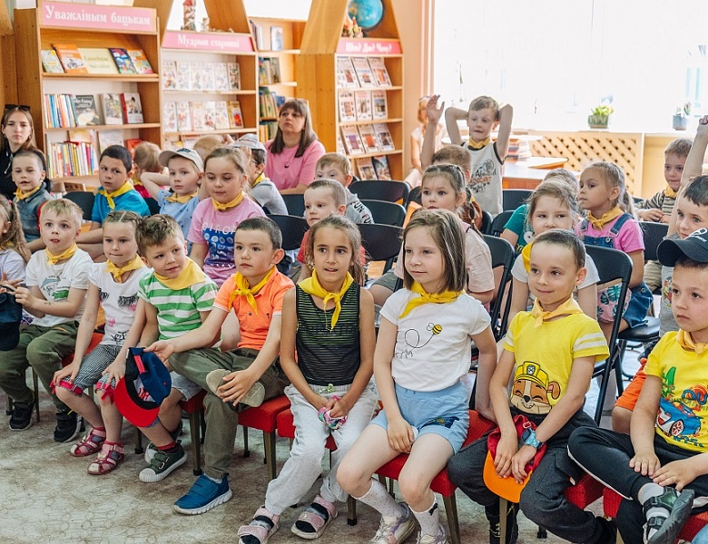 «Пусть детство звонкое смеётся!»: литературный праздник к Международному дню защиты детей